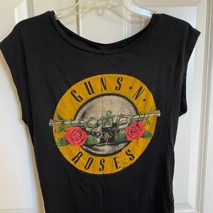 H&M cropped Guns N’ Roses Tee